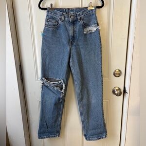 Vintage Levi's 550 Distressed Student Fit Jeans 👖